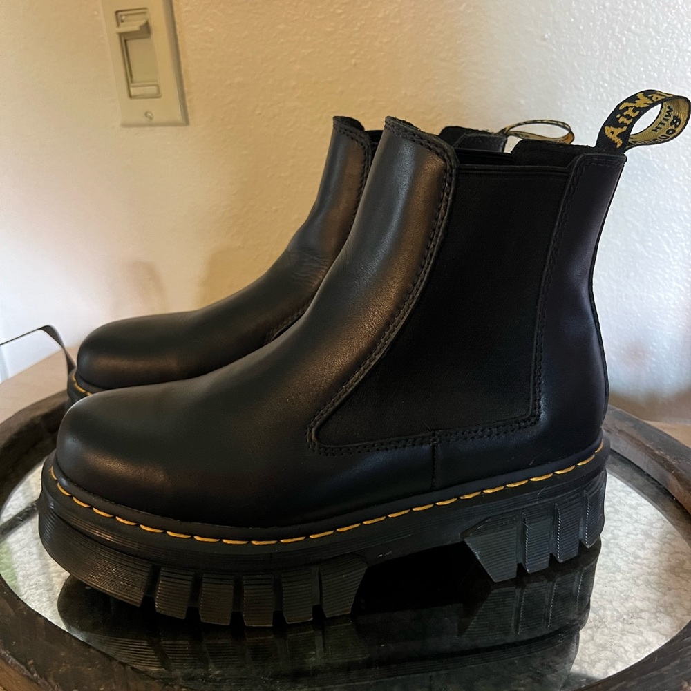 Doc Marten Chelsea platforms boots 2976